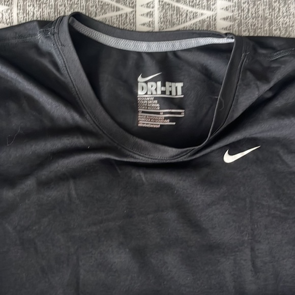 Nike Dri Fit - Picture 3 of 3